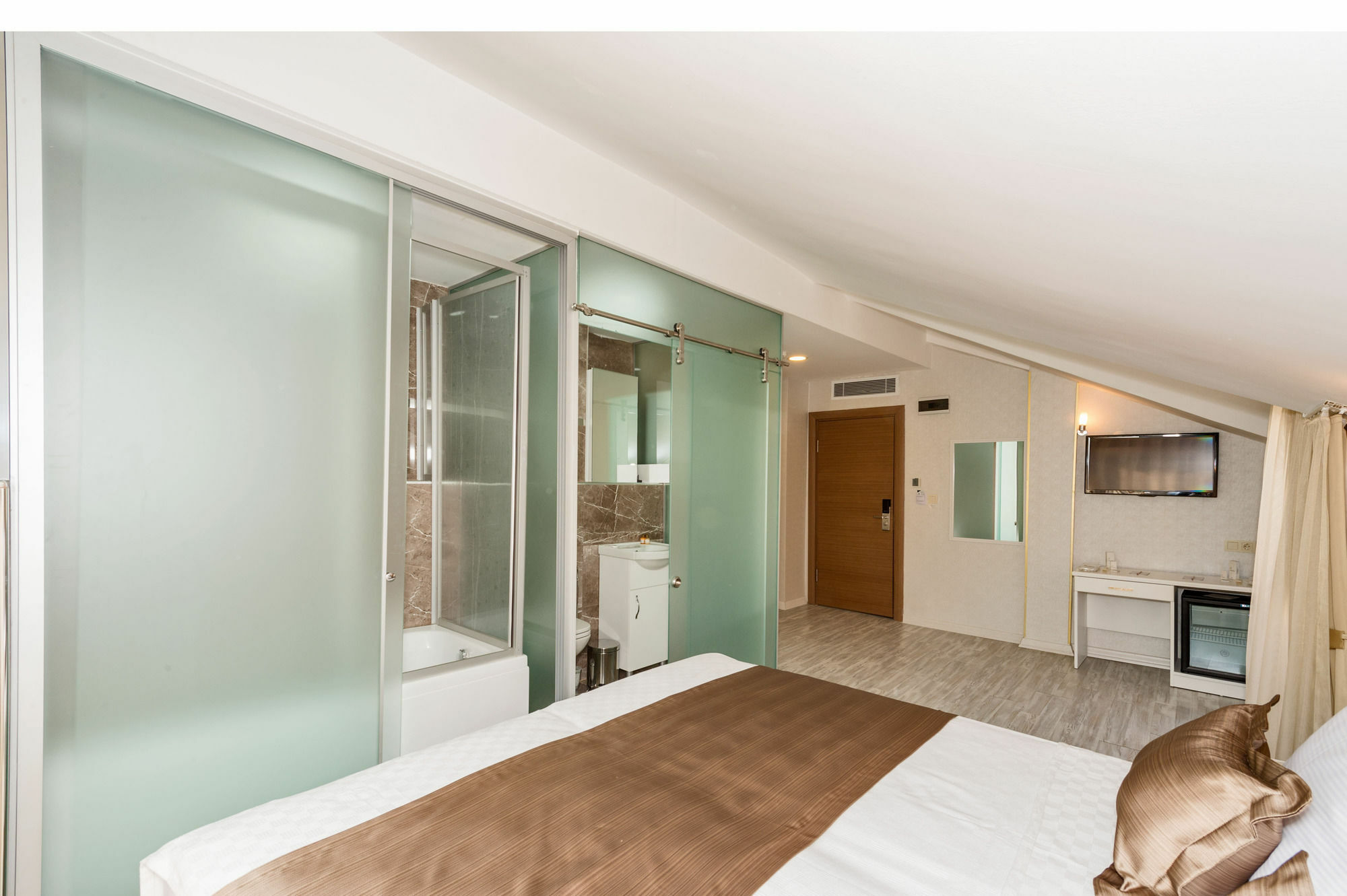 Grand Pamir 3* Istanbul