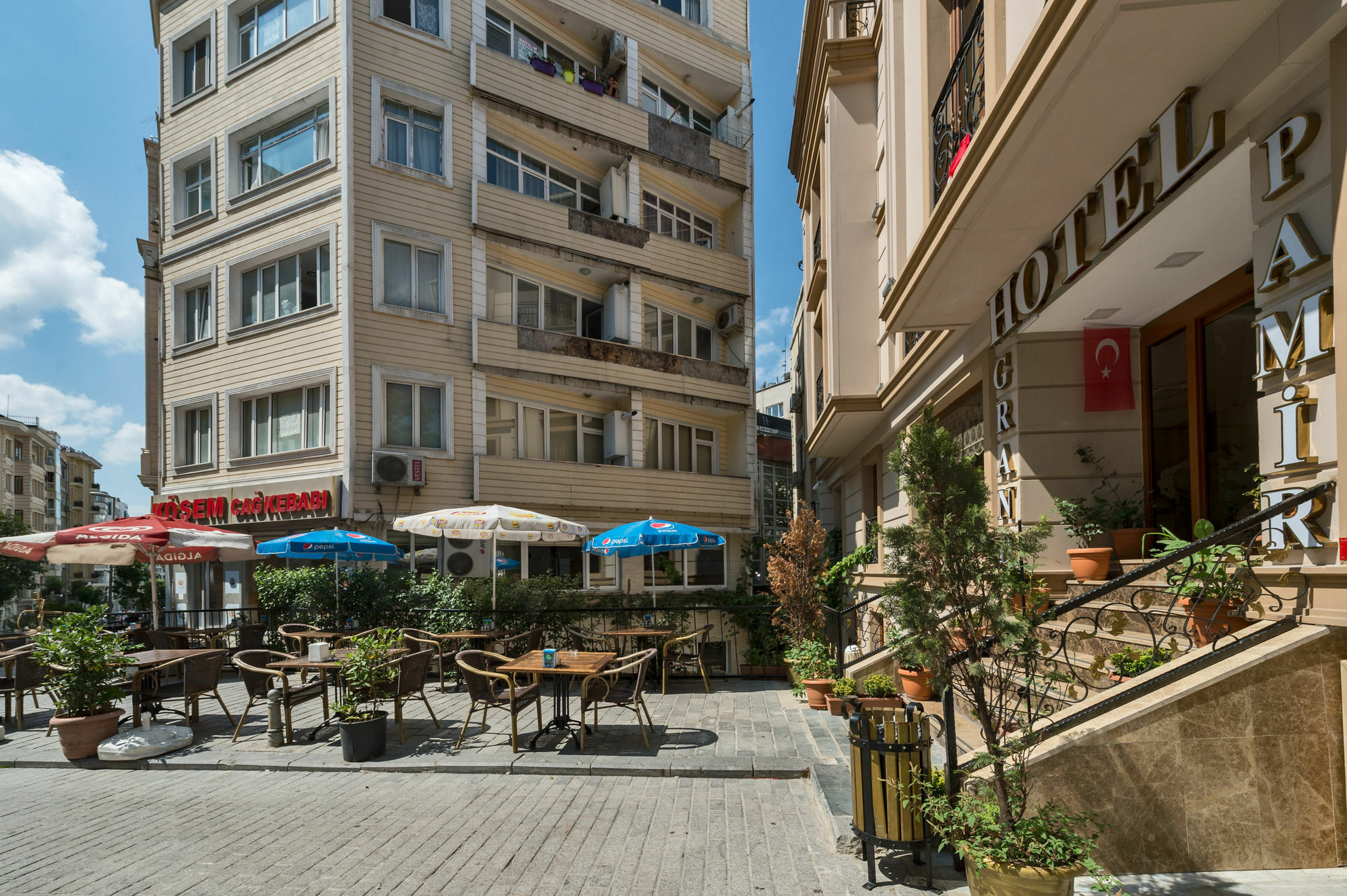 Grand Pamir Otel 3*
