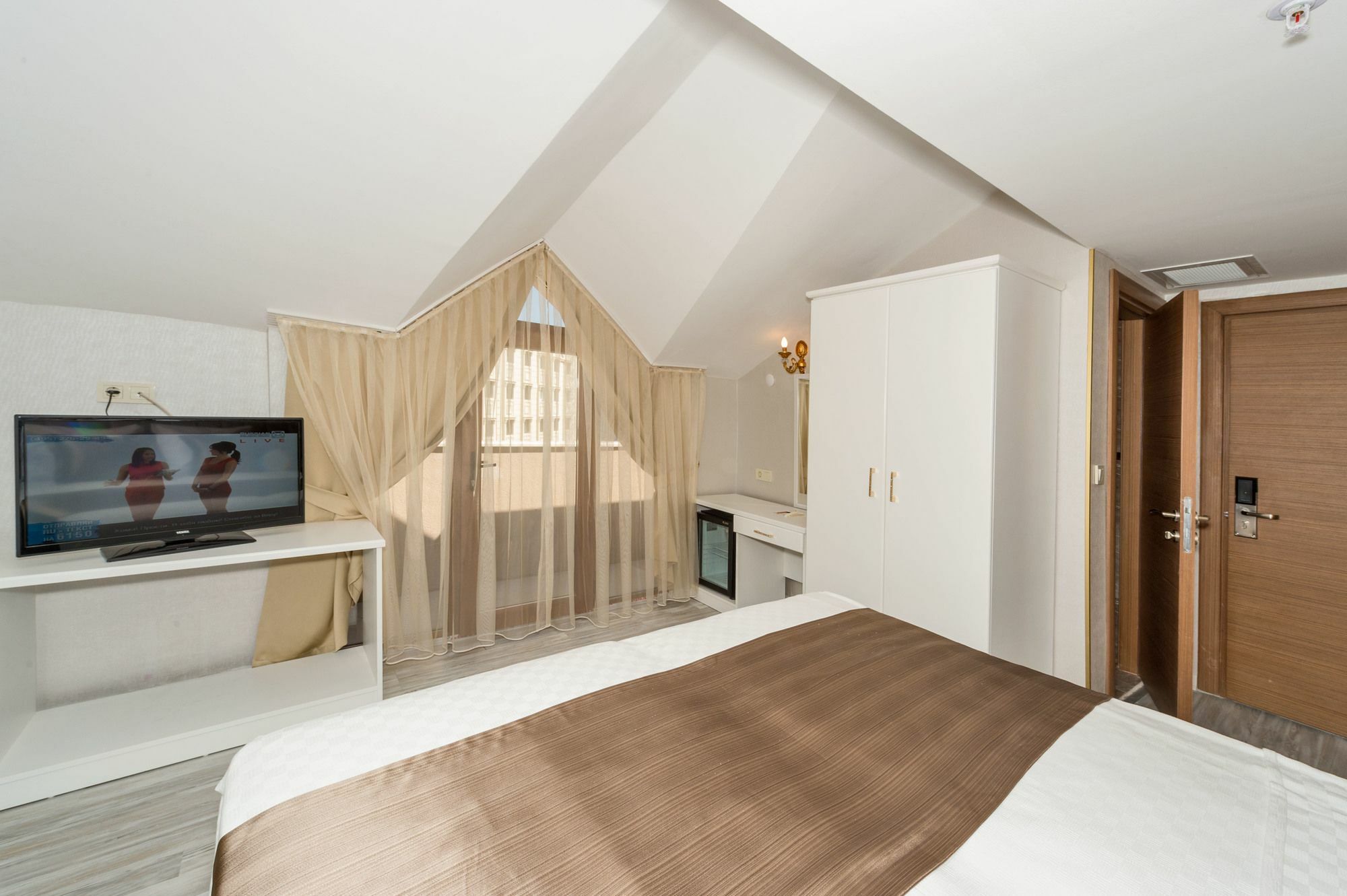 Grand Pamir Otel 3*